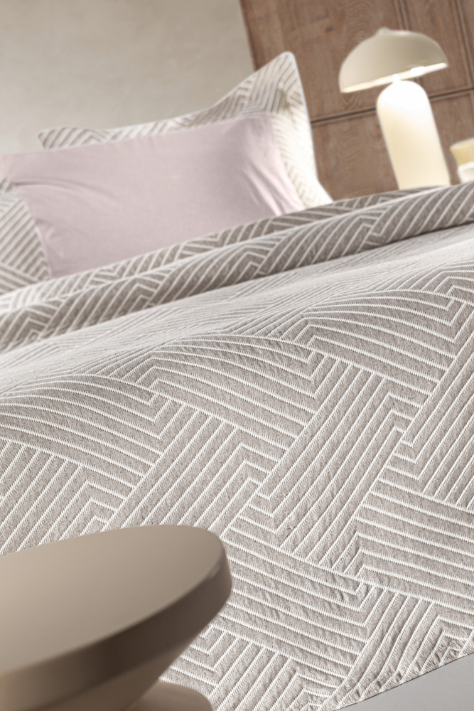 Κουβέρτα Υπέρδιπλη Guy Laroche Lupo 245x260 Beige/White 