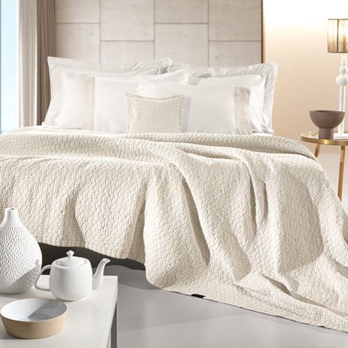 Κουβερτόριο Υπέρδιπλο Guy Laroche Nikki Cream 240X260