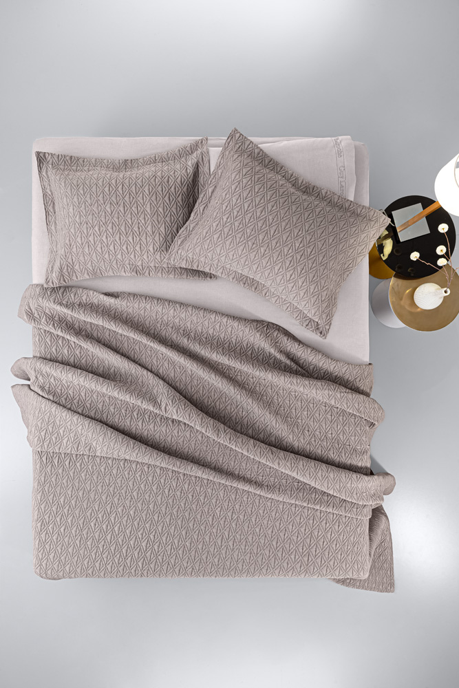 Κουβερτόριο Υπέρδιπλο Guy Laroche Oasis Wenge 245X260