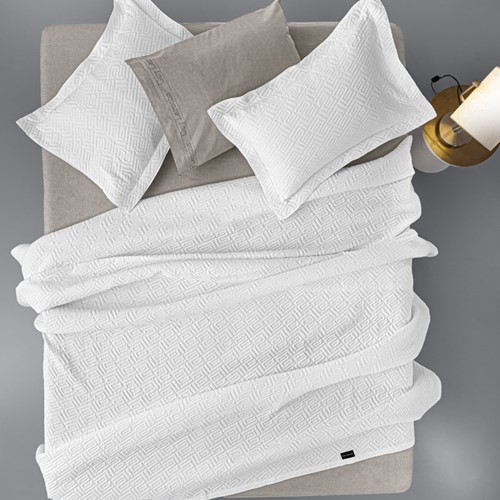 Κουβερτόριο Υπέρδιπλο Guy Laroche Pattern White 245X260