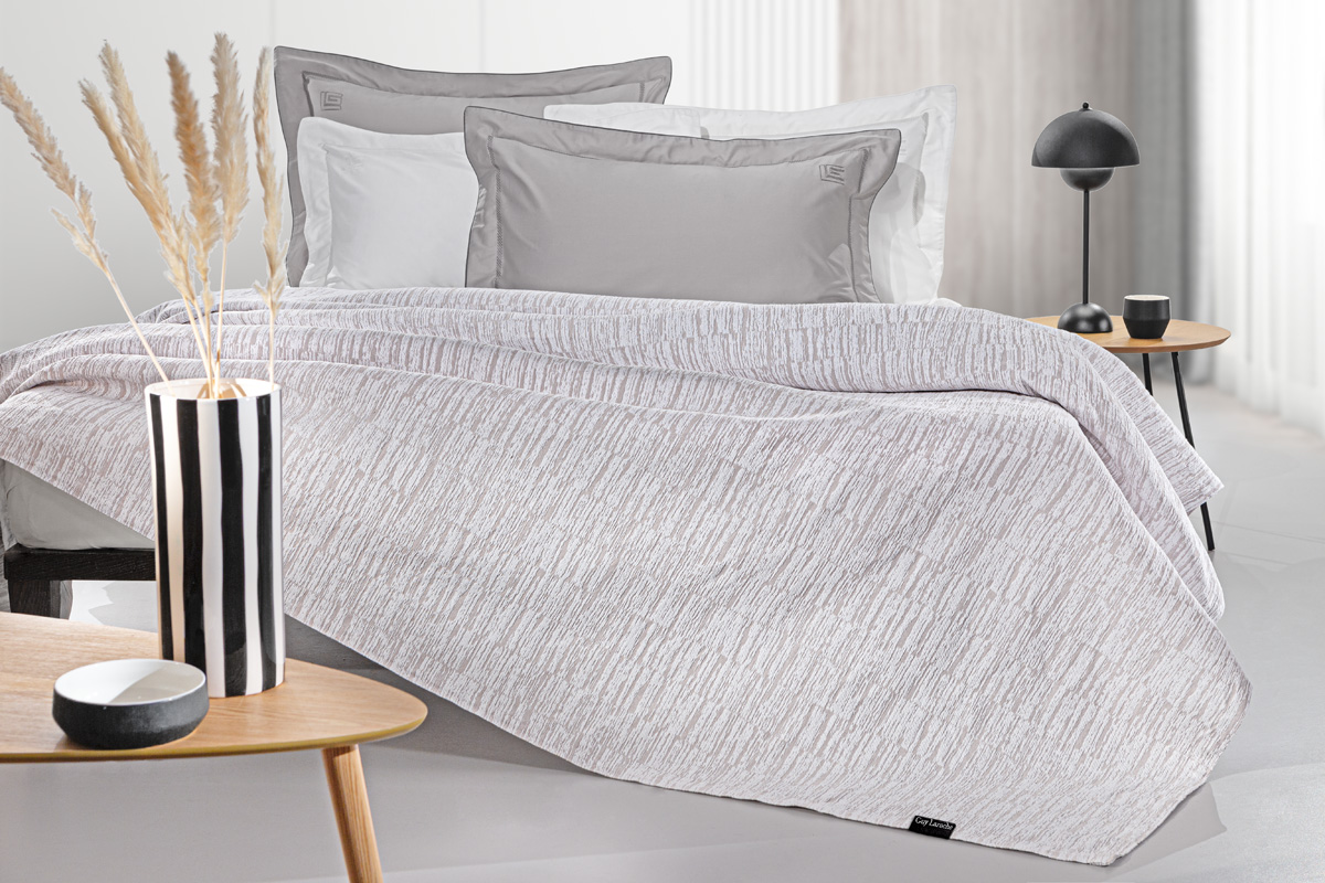 Κουβέρτα King Size Guy Laroche Diana Smoke 260X250