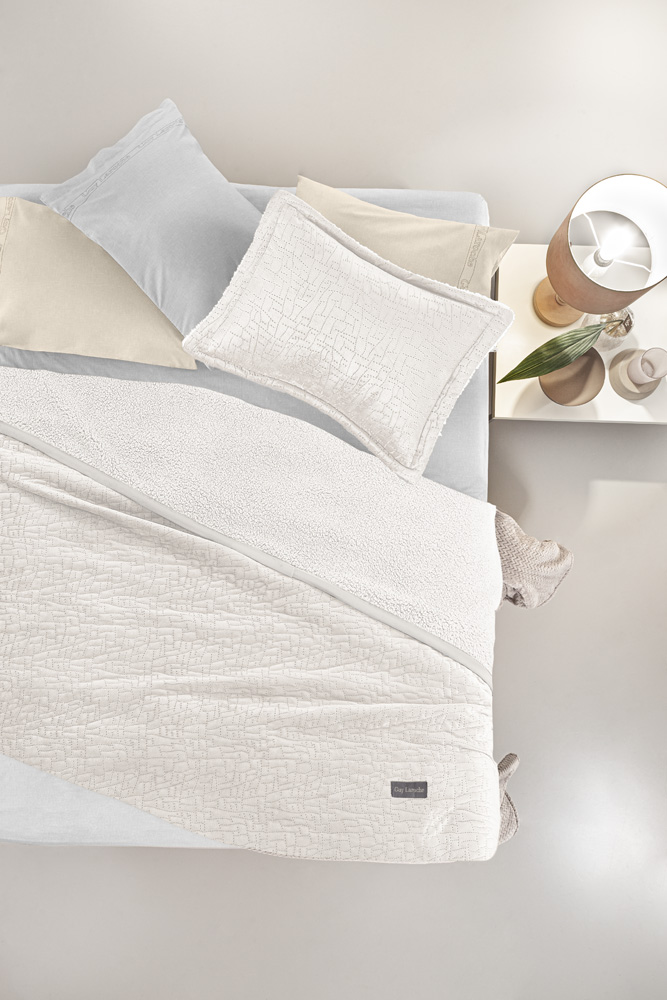 Κουβέρτα Υπέρδιπλη Guy Laroche (Σετ) Bolzano 220x240 Ivory